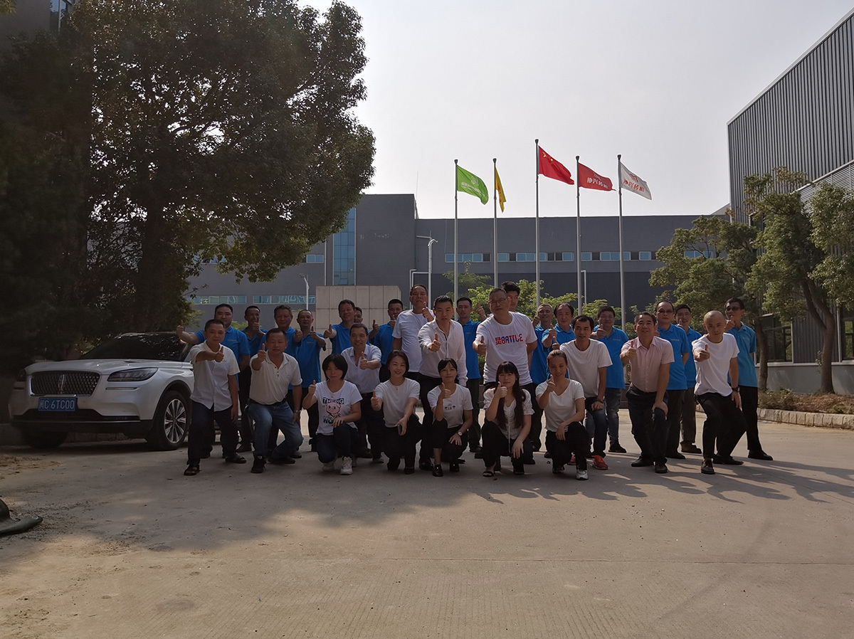 技術是優秀(xiù)生産力。爲了提(ti)升環保磚機的(de)價值