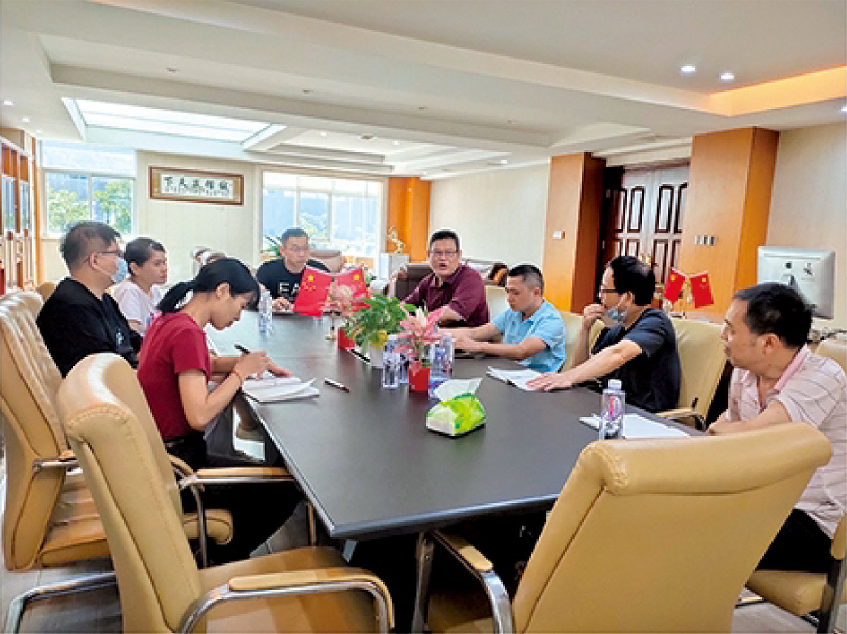 綠(lü)水青山(shan)就像金(jin)山銀山(shān)